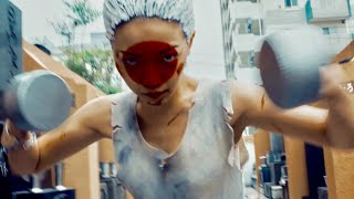 今一番脱げるシンガー藤田恵名が女殺し屋を熱演！映画『WELCOME TO JAPAN 日の丸ランチボックス』予告編