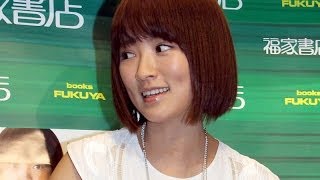 夏菜"最後の水着姿"「老けた…あの若さはない…」　写真集発売イベント(2)