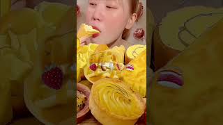 Miyu eating 🥡🥢#food #emoji #eatingchallenge #mukbang #eating #miyu